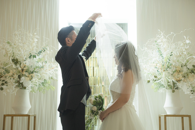 ベールを使って…