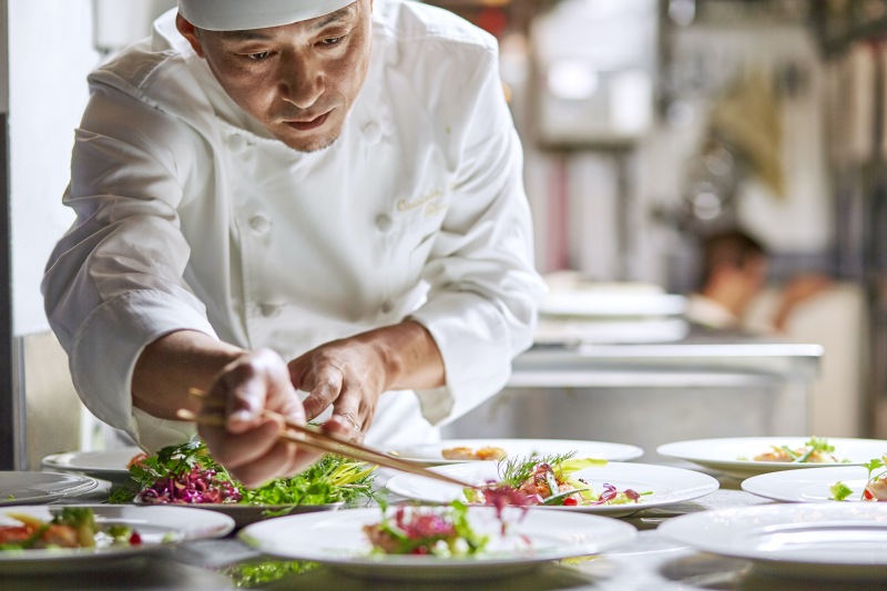 ★基本料金50％OFF★和装＆洋装_衣装３着よくばりプラン＋会食プラン｜全データ＆スタジオ使用料＆6名分のお食事代付☆