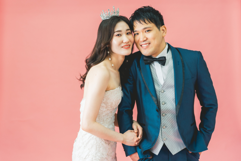 ピンクの背景で可愛らしい一枚!