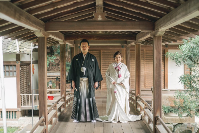 木造の廊下で古風な世界を