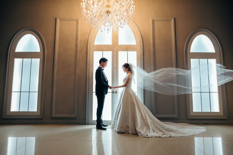 次の紹介は洋装のスタジオフォト撮影！