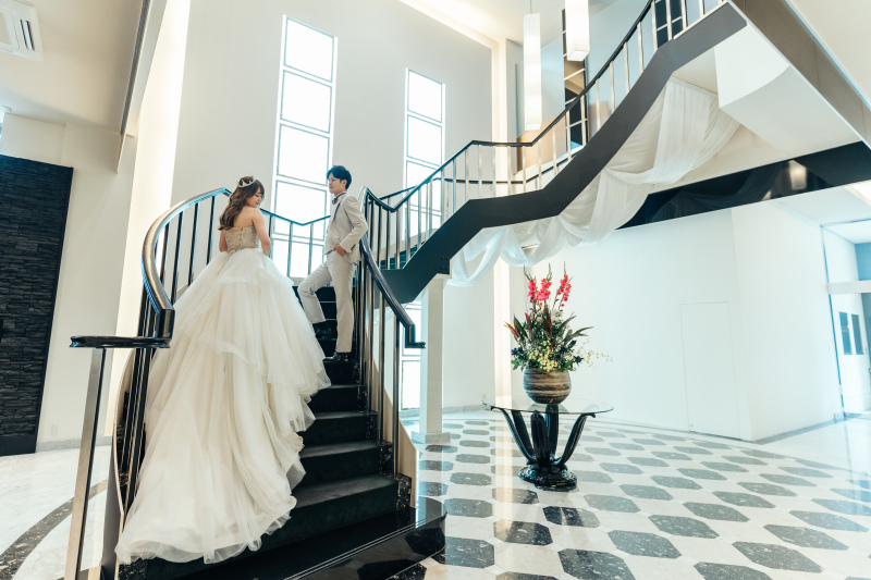 スタジオでは洋装撮影!階段フォトは夢が叶う場所