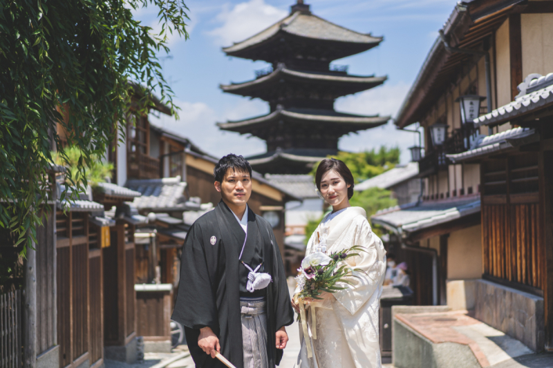 祇園の塔を眺める