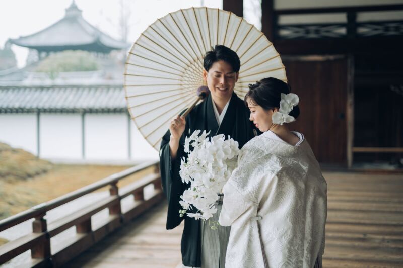 新郎様が微笑む先に