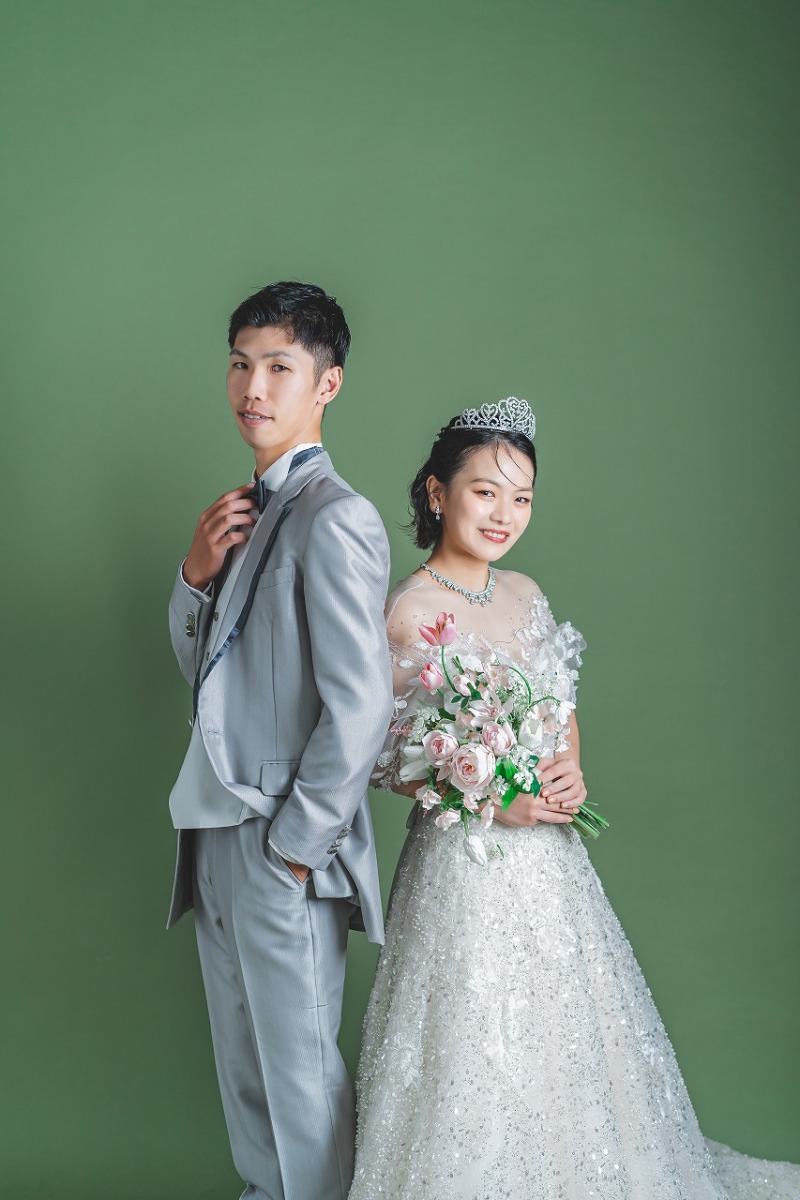 カーキにかっこよく