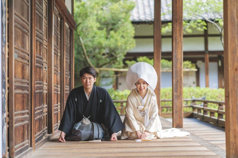 お辞儀ショット