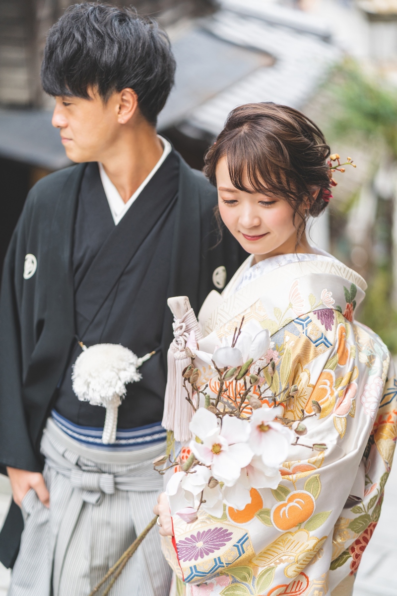 色あでやかな色打掛