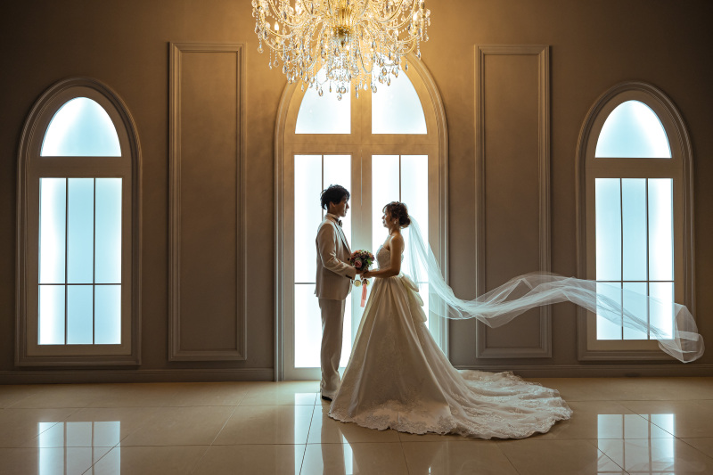 照明を落とすとシャンデリアが輝く幻想的な雰囲気に