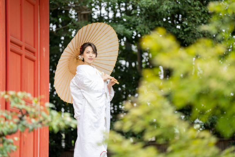 愛染堂ではご新婦様のソロショットを、紅白に美しく