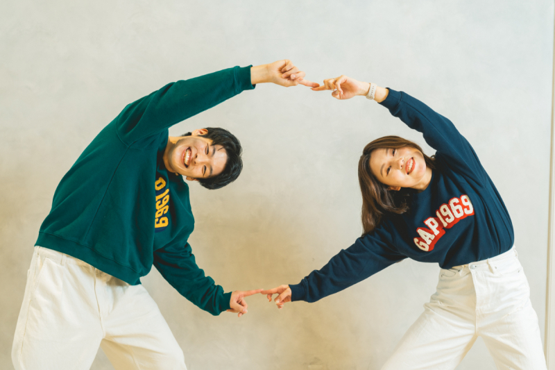 最後はスタジオでペアルックのかわいらしいショット