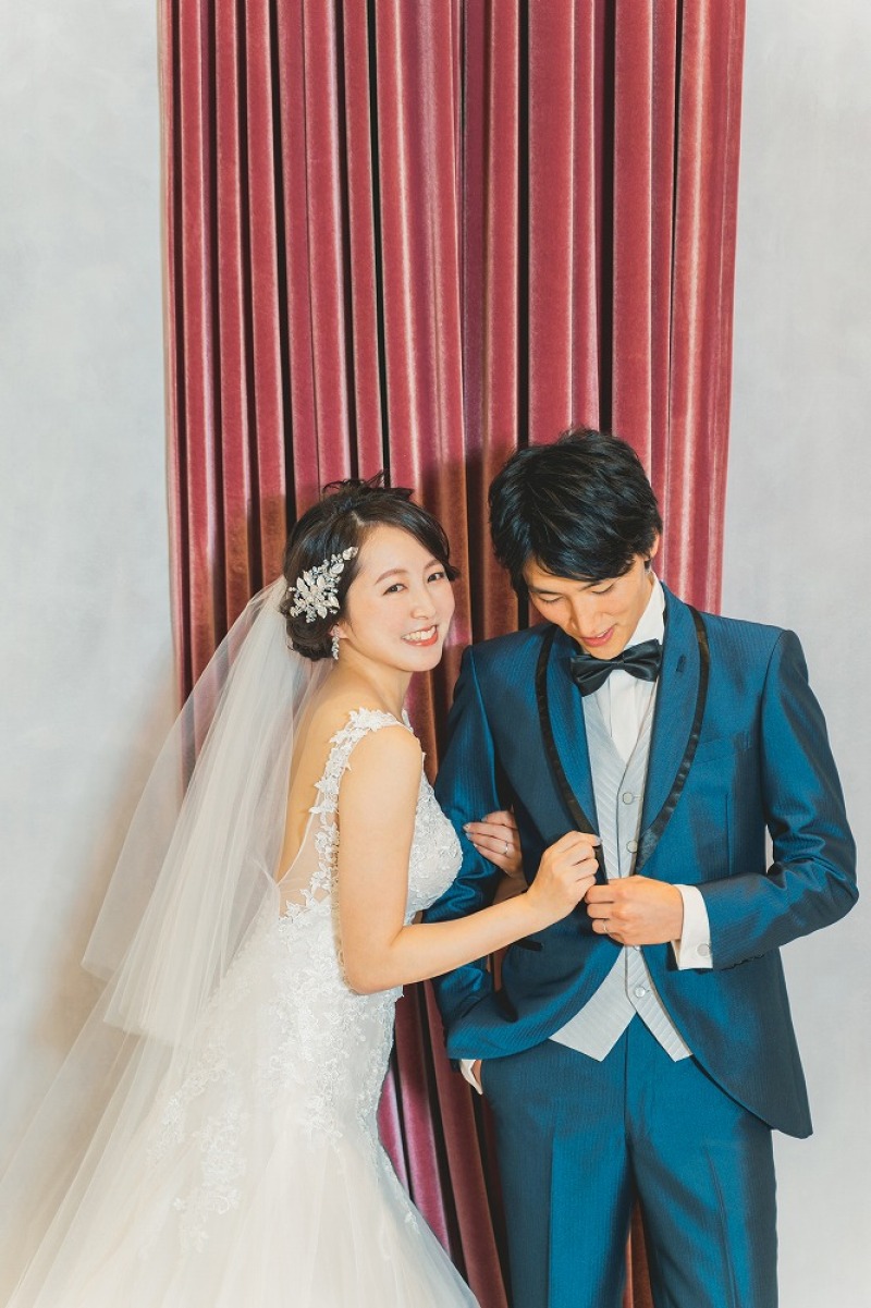 ベルベットのカーテンで上品大人かわいい撮影