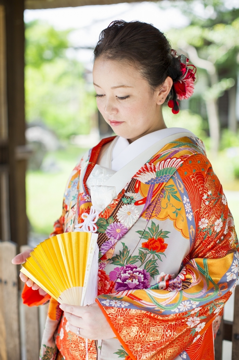 赤い色打ち掛けで