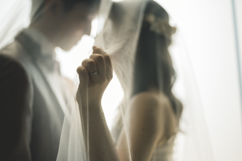 包み込む柔らかな光