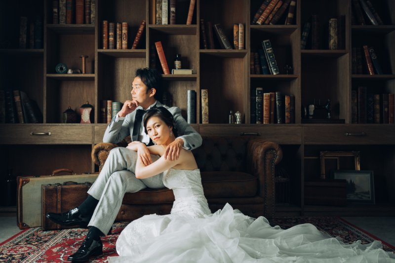 アンティークな書斎でシックでクールに