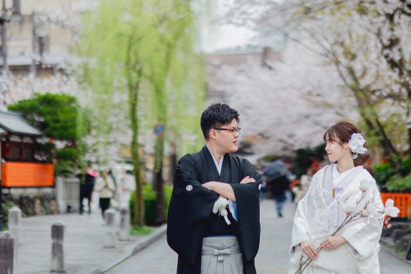 見つめ合うおふたり