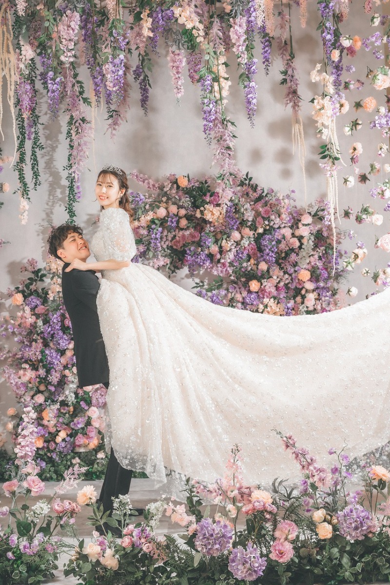 淡いお花の中で