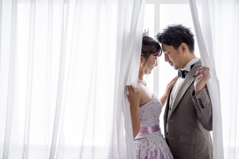 レースカーテンの中で