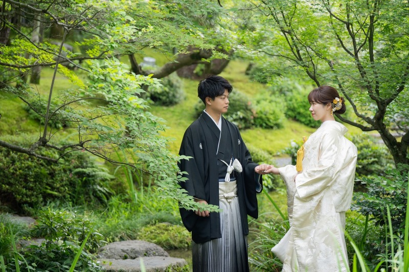 そっと手を取って