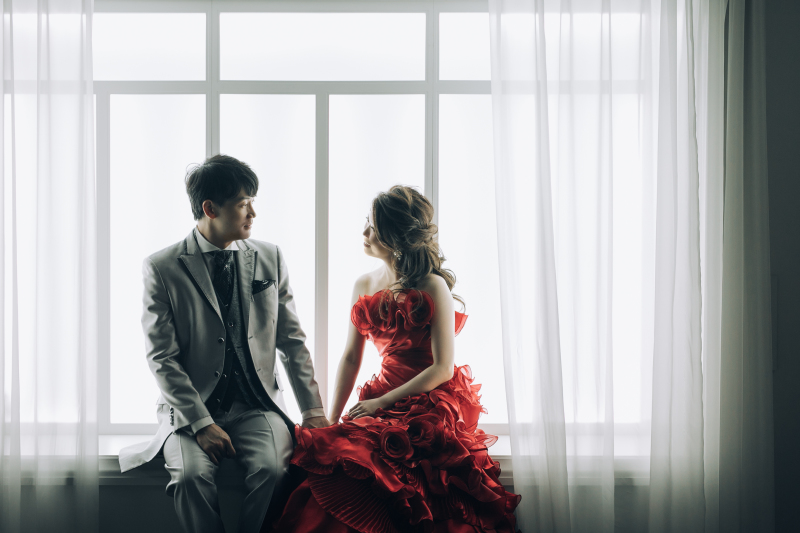 逆光がお二人のシルエットをより美しく