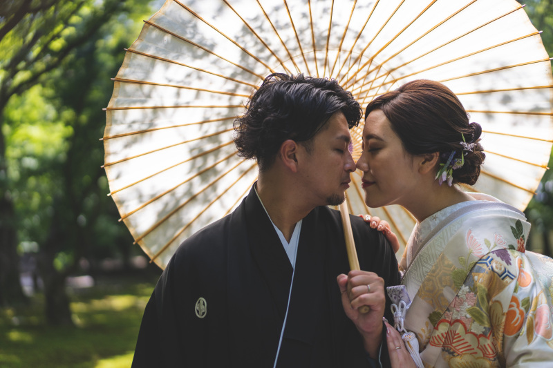 庭園に足を運んで撮影!外では和傘と共に可愛らしく