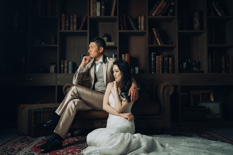 アンティークでオシャレな一室ではクールな一枚