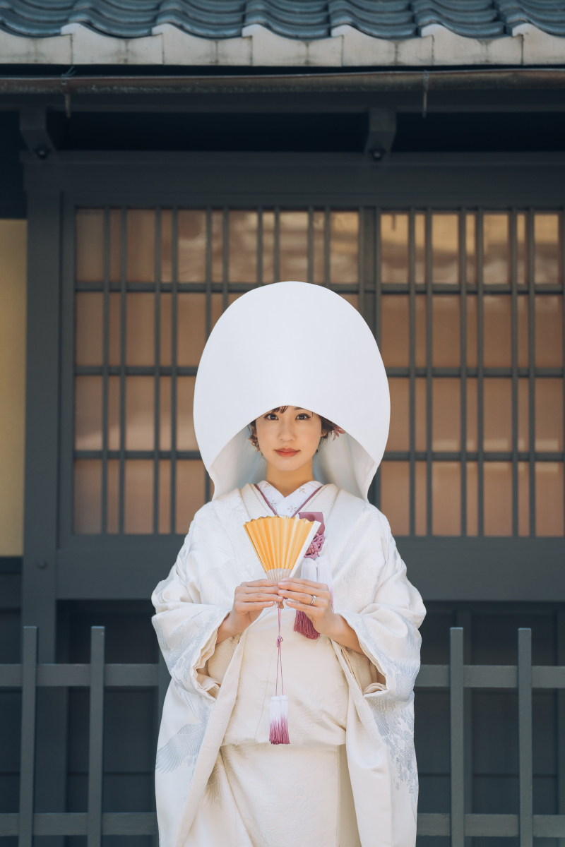 白無垢姿が町に溶け込みます。