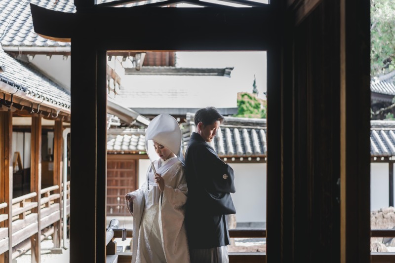 背中合わせでかっこよく