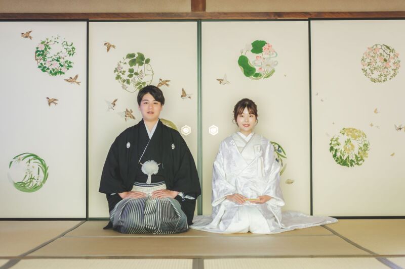 千種の花の丸襖絵