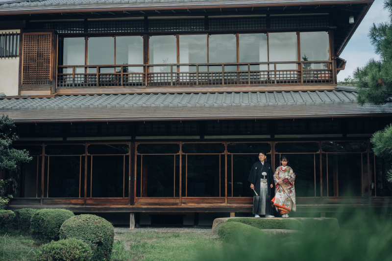 歴史ある木造づくりの建物で