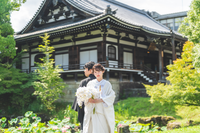 歴史が香る境内とともに