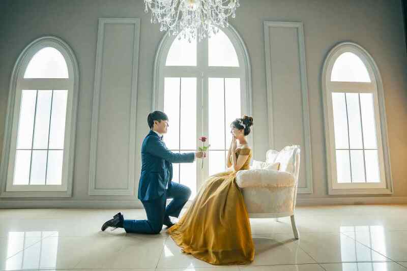 赤いバラでプロポーズ