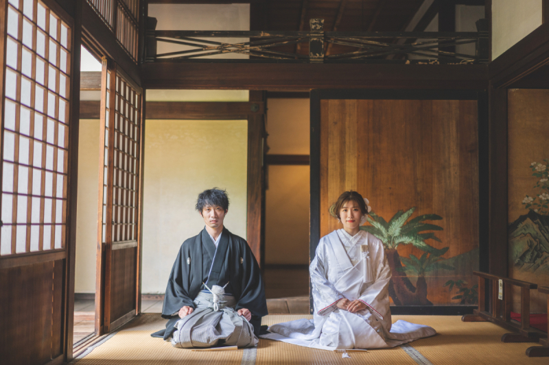 隋心院の和室でお正座ショットを