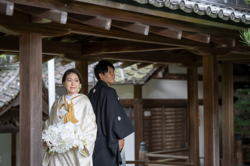 木造廊下でかっこよく撮影