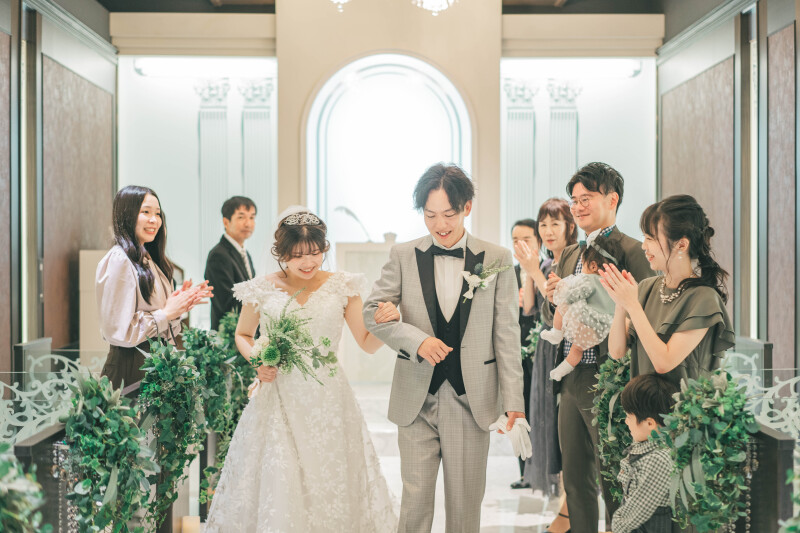 祝福されながら