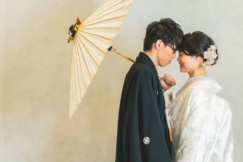 シンプルなホワイトバック