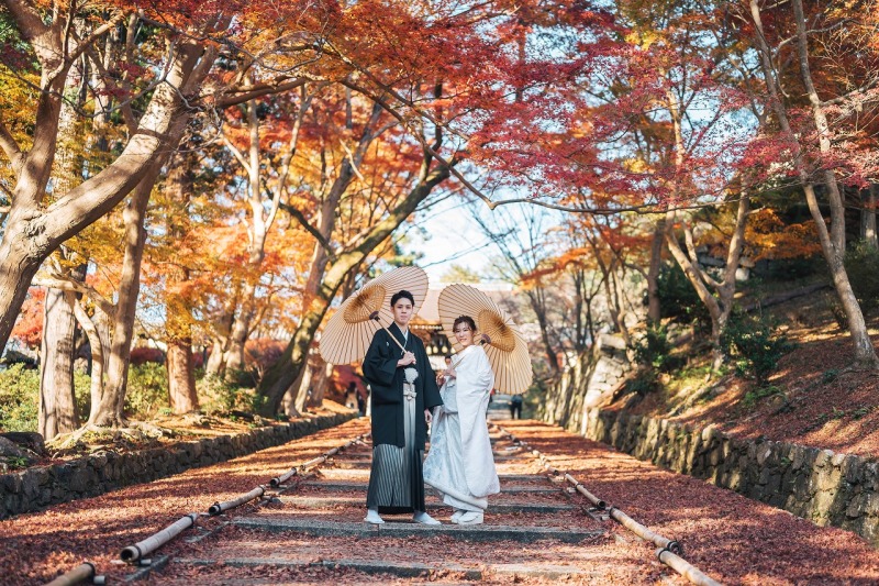 毘沙門堂の大階段で迫力のあるショット