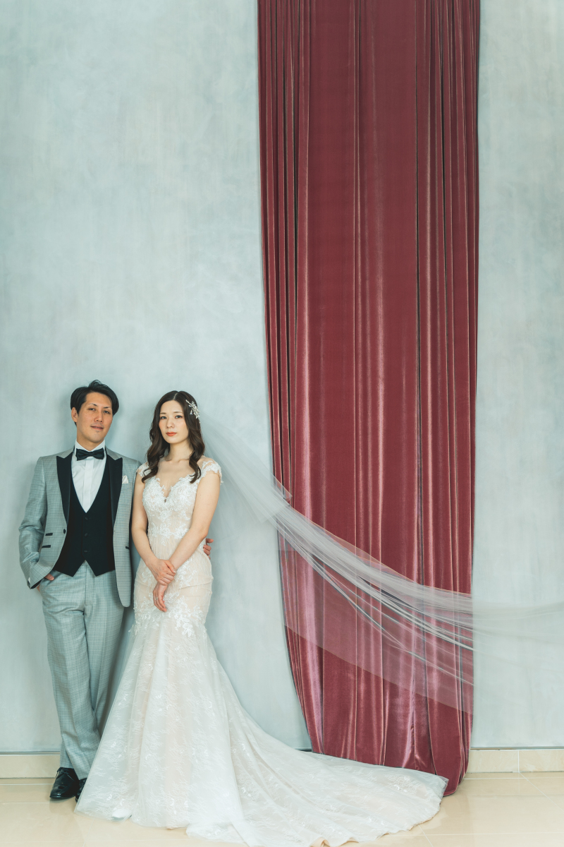 ベルベットのカーテンで上品大人かわいい撮影