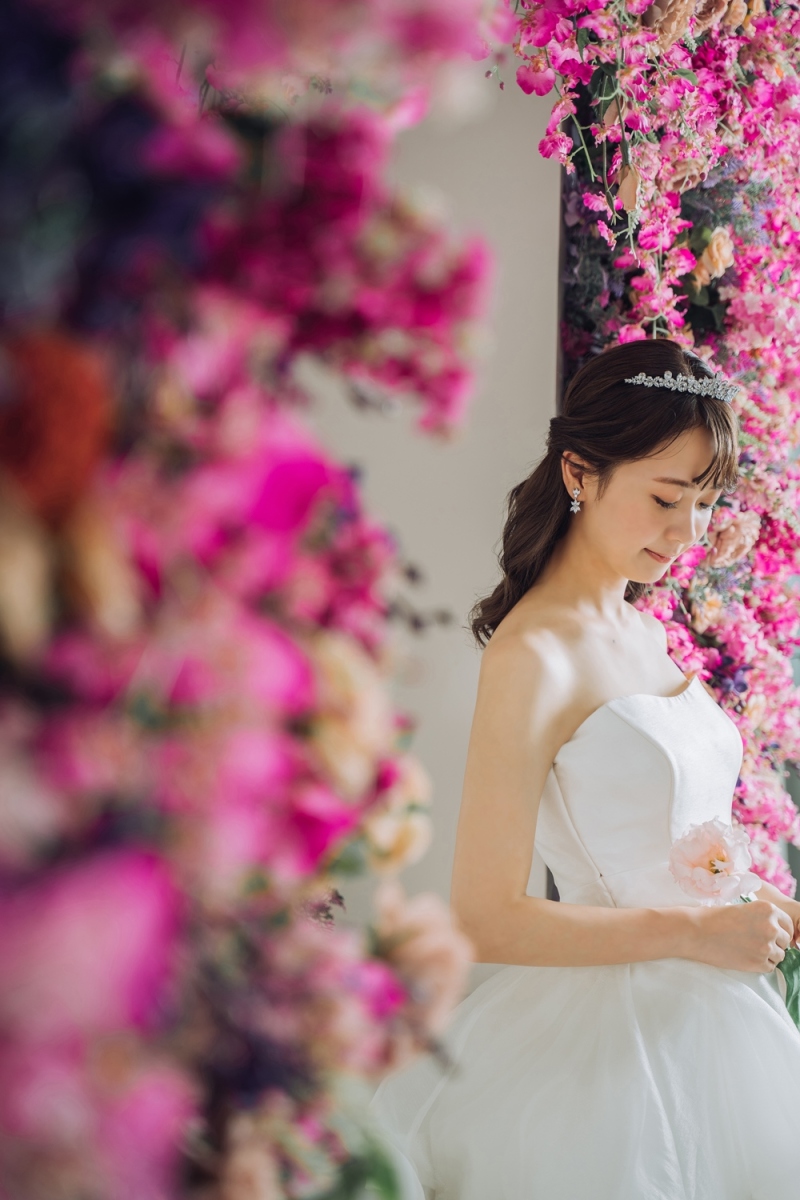 壁一面に広がるピンクの花々