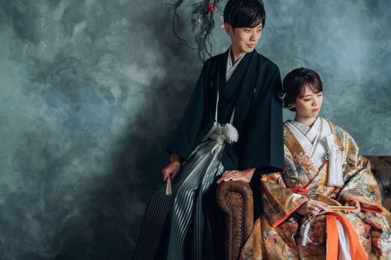 グレーの壁面は和装にもよく合うスポット