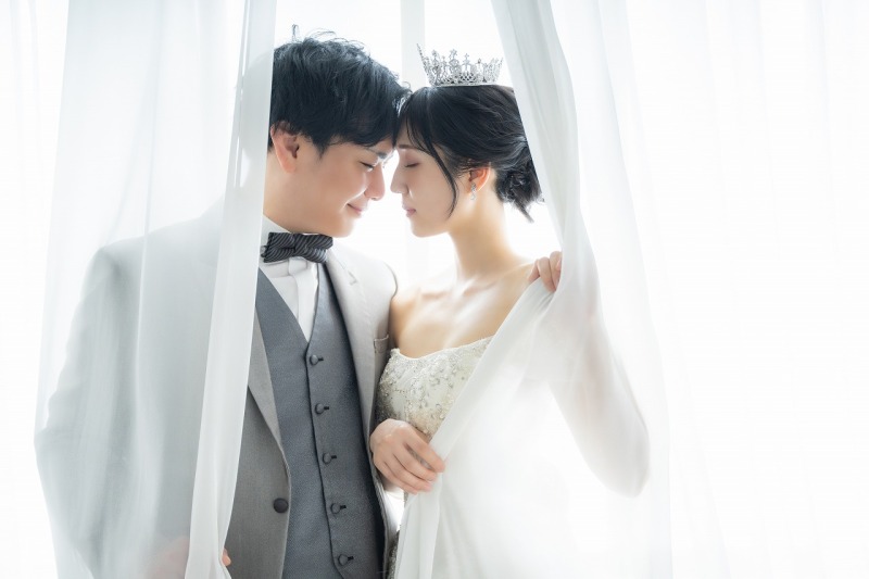 カーテンの中に入って