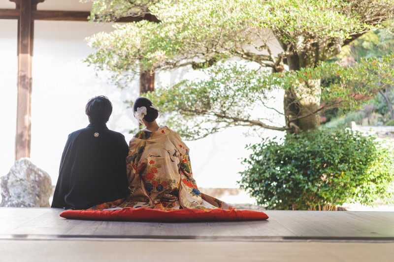 庭園を眺めながら