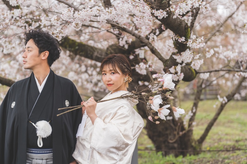 満開の桜と一緒に