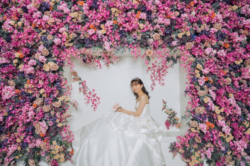 流行に敏感な花嫁注目のフラワーウォール♡
