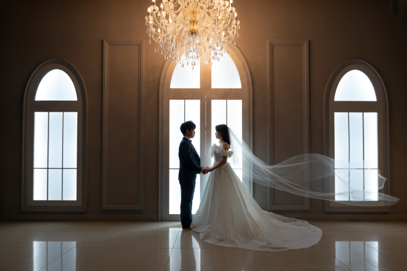 照明を落とすだけでグッとロマンチックな瞬間に、、