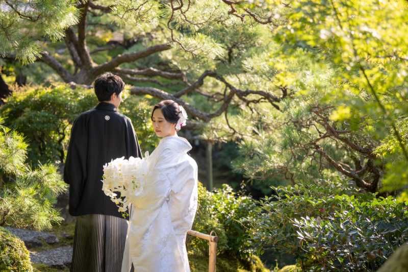 庭園の中では緑と光に包まれて