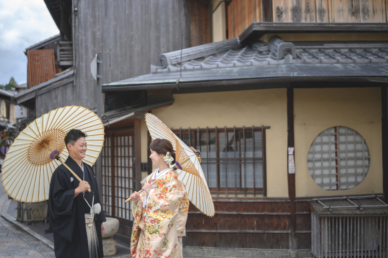 和傘を持つとグッと増す和の雰囲気