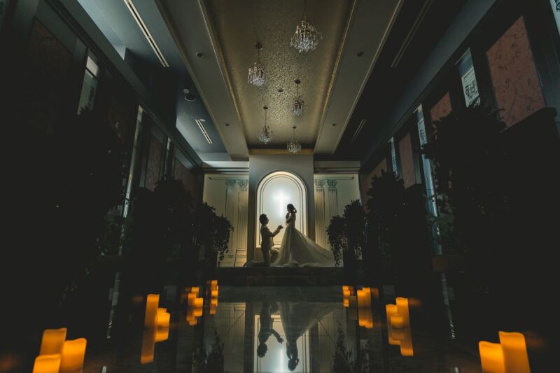 バージンロードに映る影