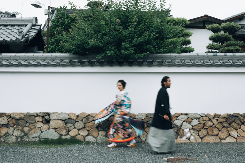 塀のロケーションでも撮影