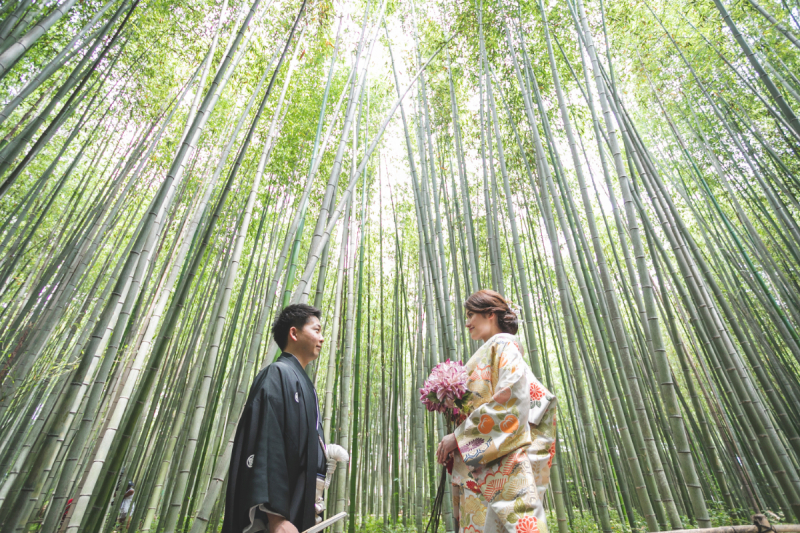 嵐山の竹林で神秘的な一枚