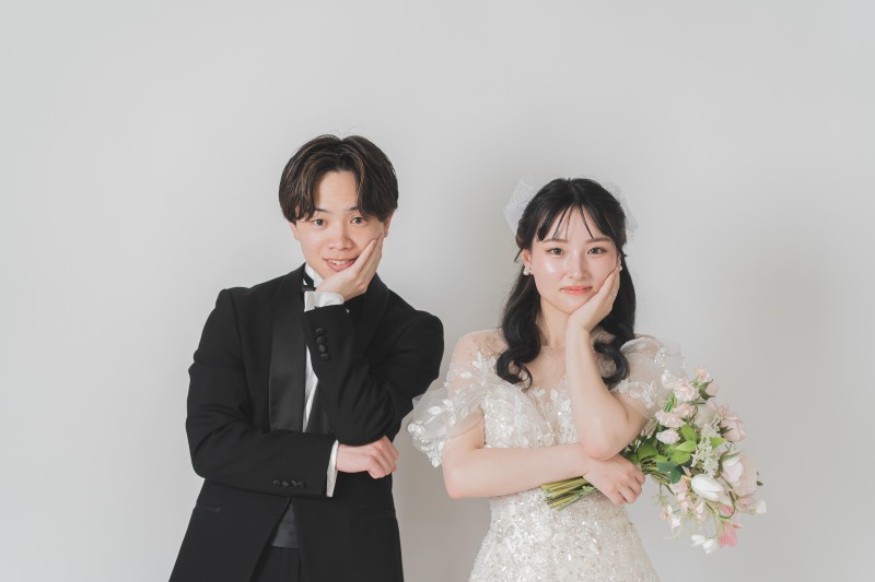 シンプルな背景で